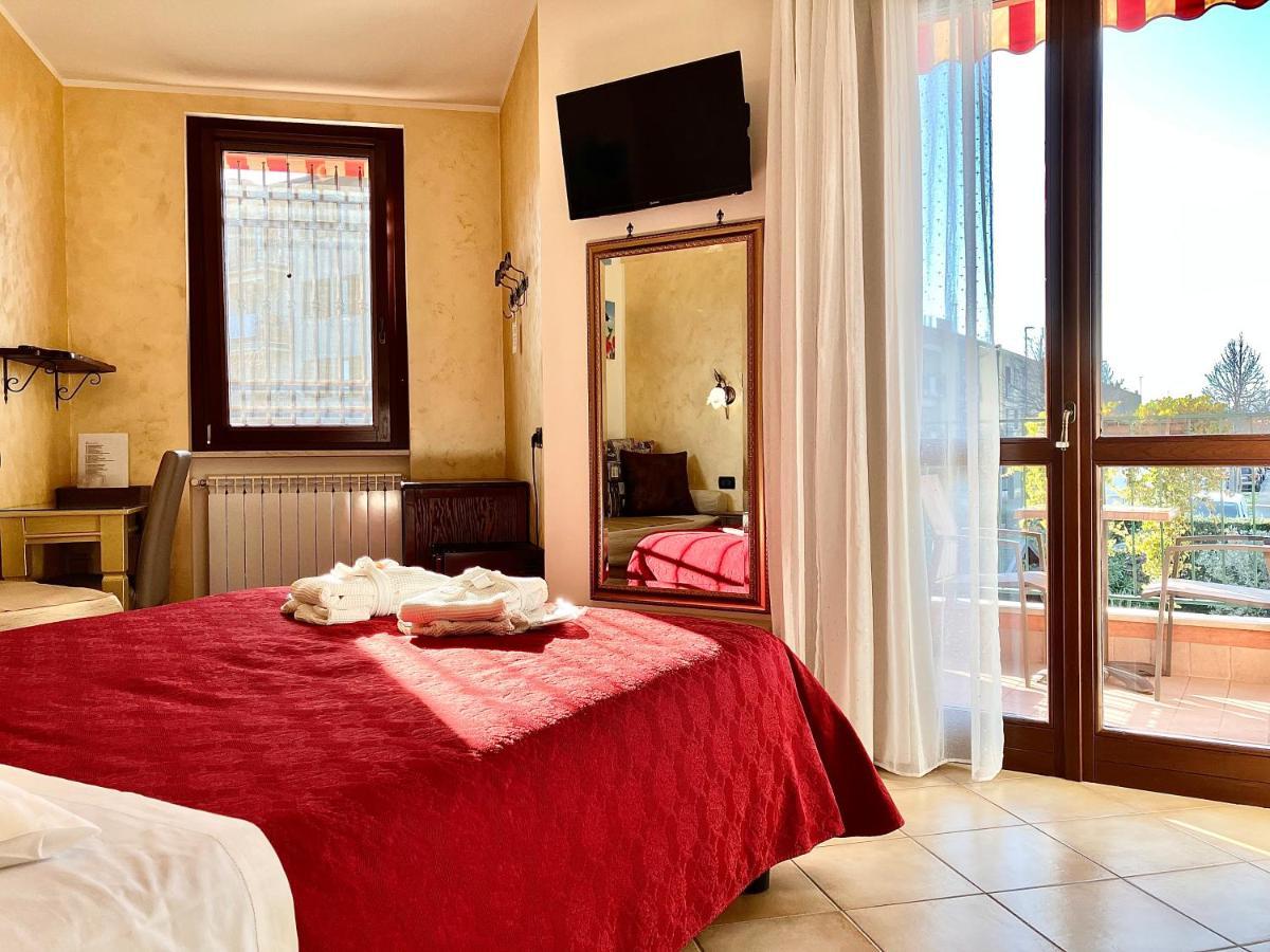 B&B Desenzano Paradise Дезенцано-дель-Гарда Экстерьер фото