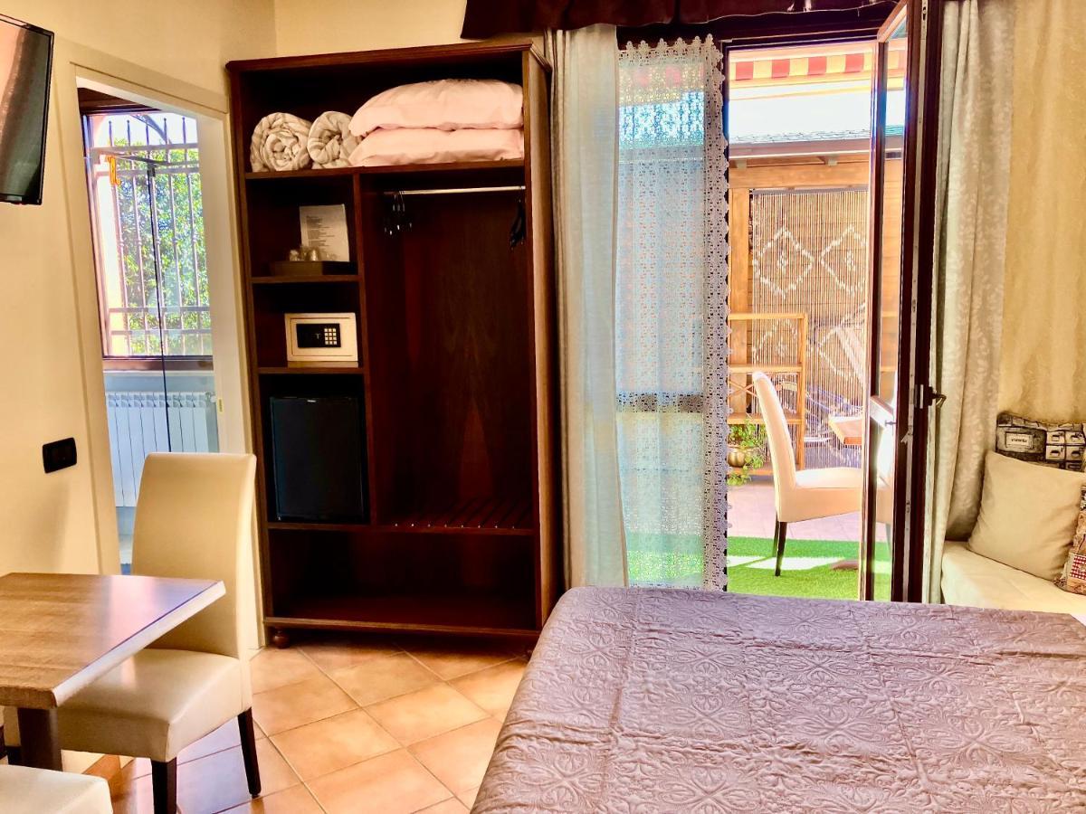B&B Desenzano Paradise Дезенцано-дель-Гарда Экстерьер фото