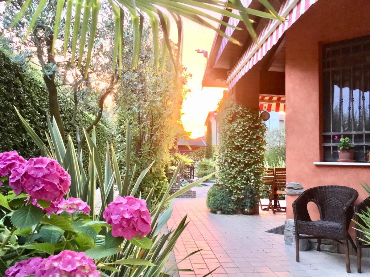 B&B Desenzano Paradise Дезенцано-дель-Гарда Экстерьер фото