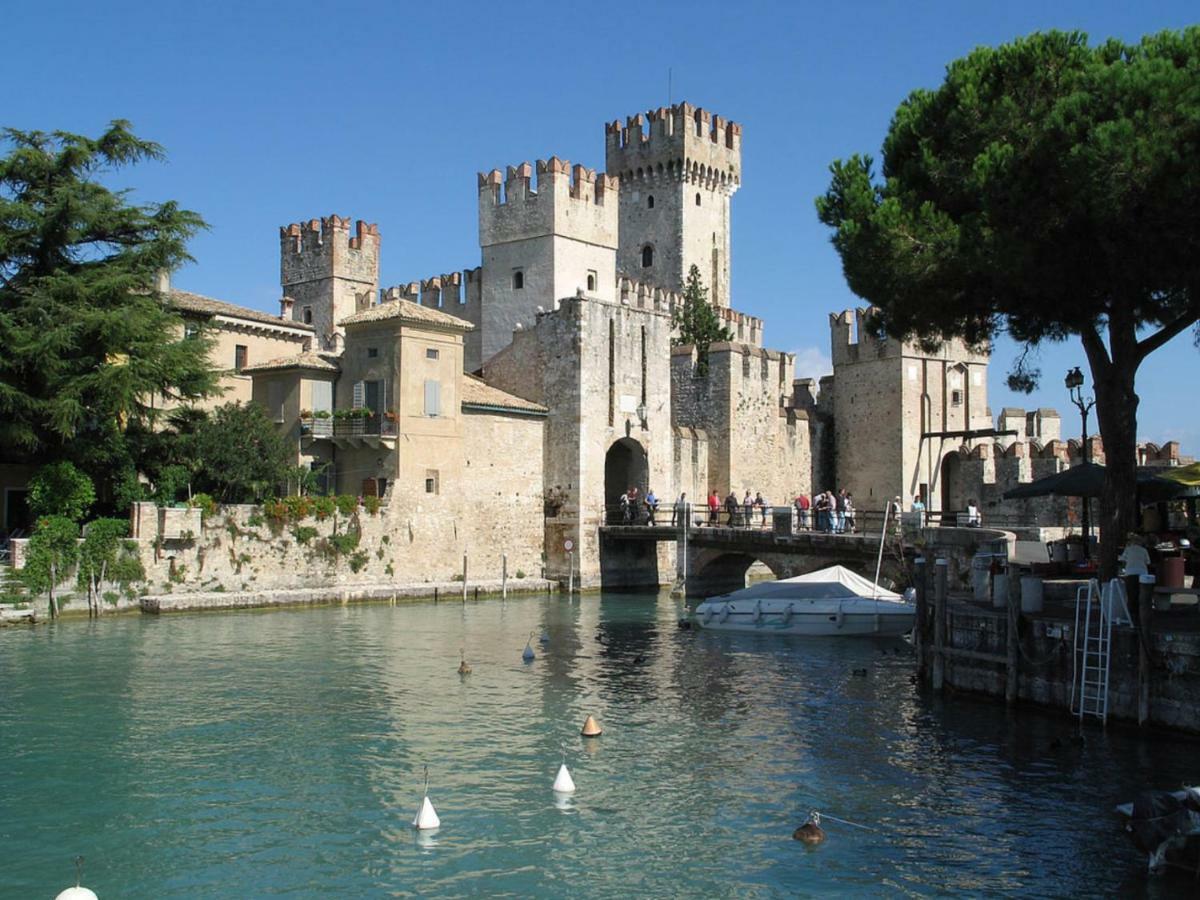 B&B Desenzano Paradise Дезенцано-дель-Гарда Экстерьер фото