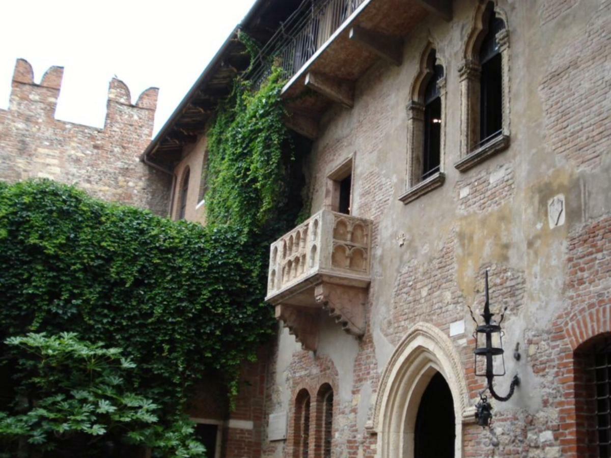 B&B Desenzano Paradise Дезенцано-дель-Гарда Экстерьер фото